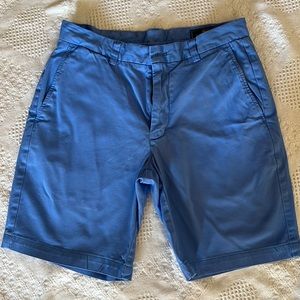 Men’s Vineyard Vines blue shorts